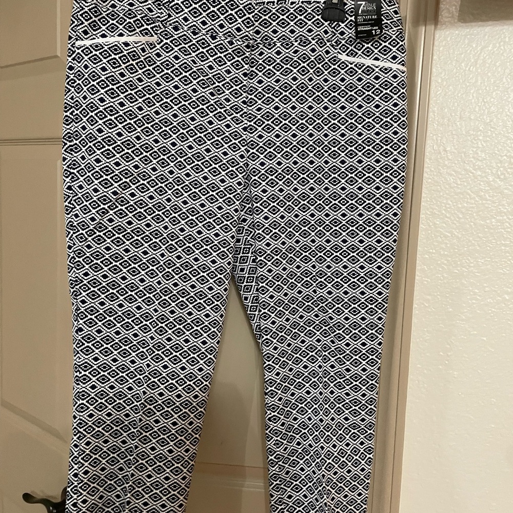 New York & Company Navy and White Geometric Crop Pants